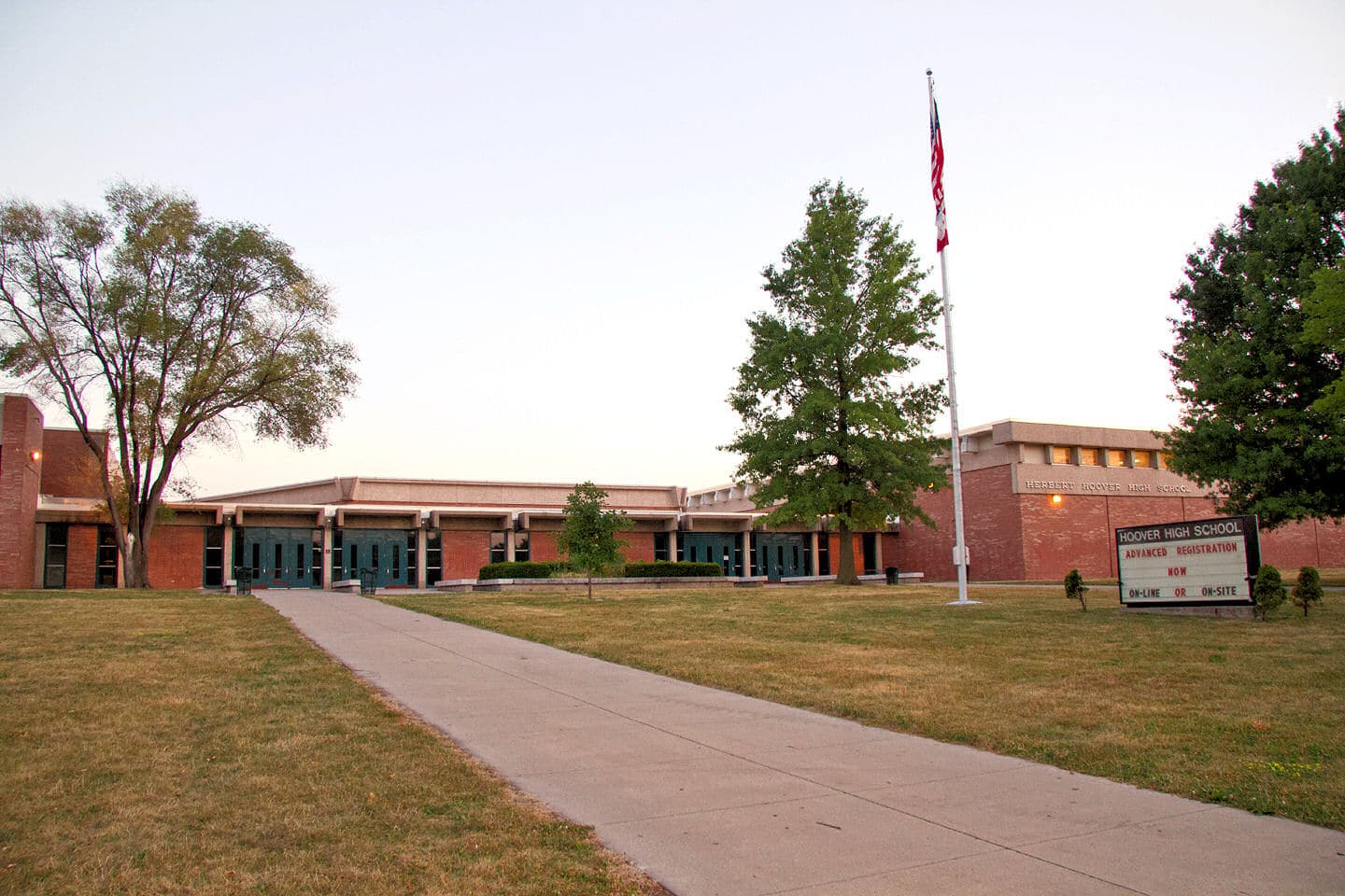 hoover high school des moines mattress sale